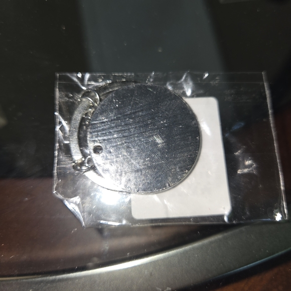 Frontline Boutique Silver Keychain with Heart and Charm - Picture 4 of 6